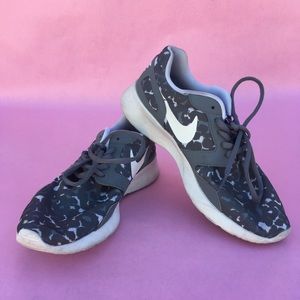 Nike woman shoes